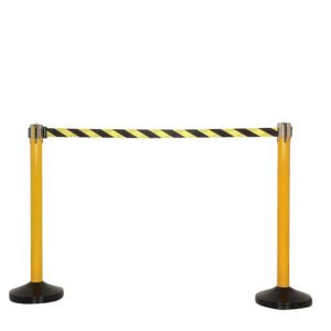 Retractable belt barriers q manager with steel baricades