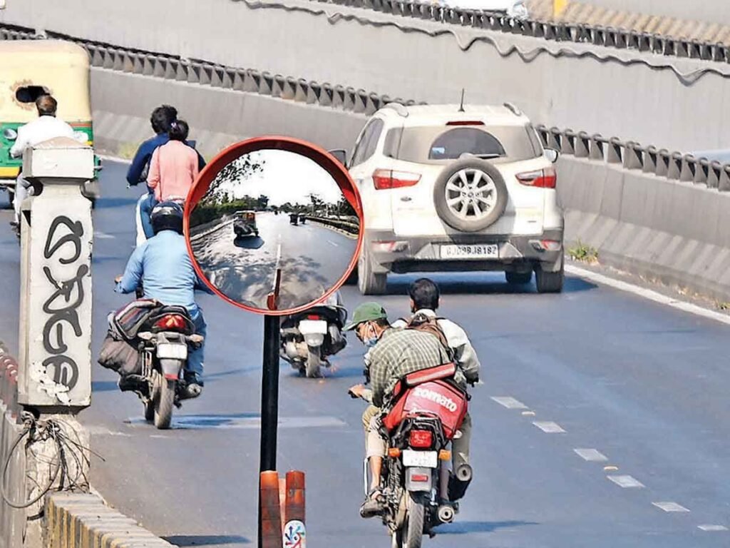 mirrors for blind spots on roads