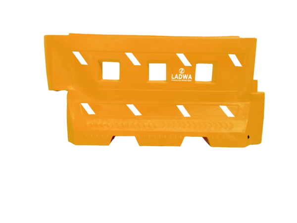 Yellow Color Road Safety Barricade with Interlock at Discount