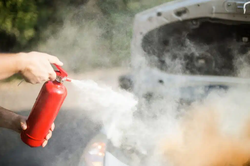 how to use car fire extinguisher